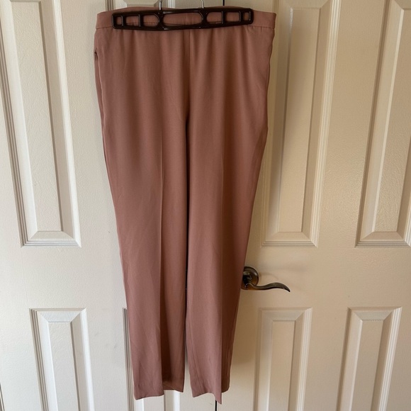 Aritzia Pants - Aritzia Women’s Trousers in Dusty Rose